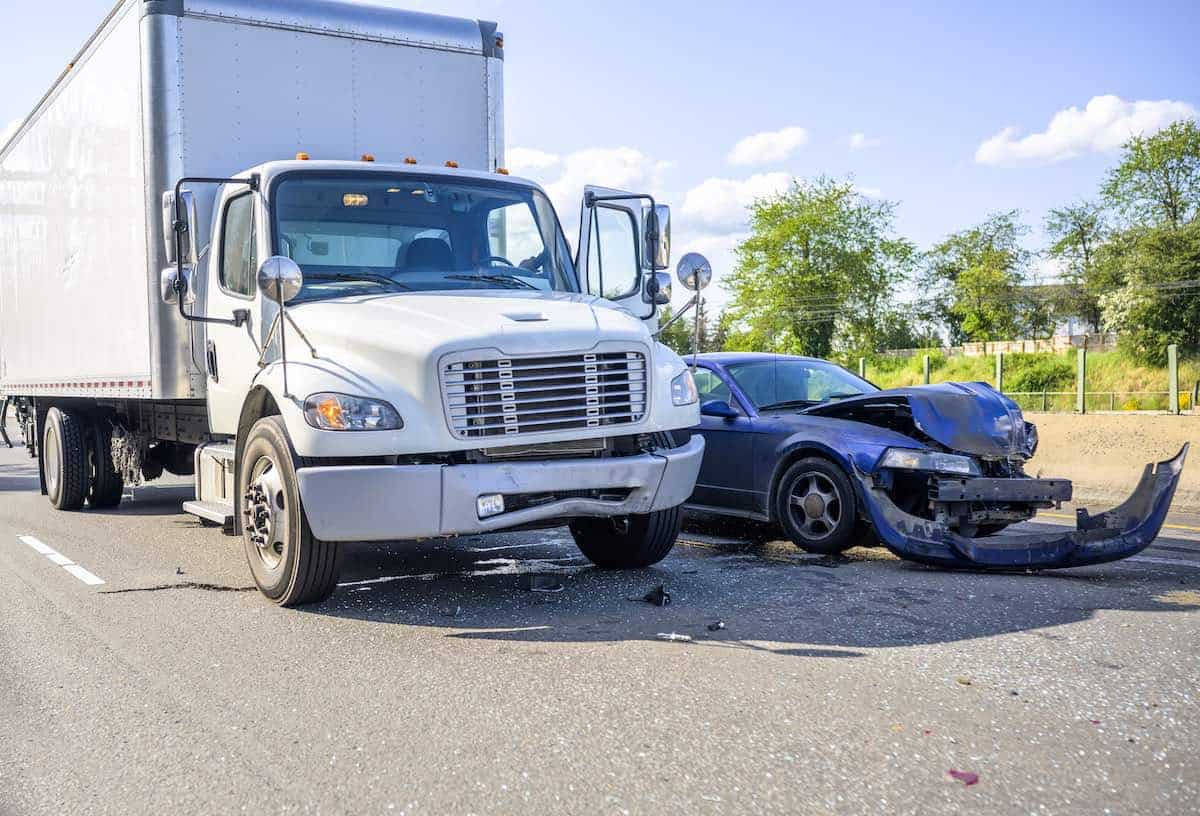 Signs That You Need to Hire a Houston Trucking Accident Attorney