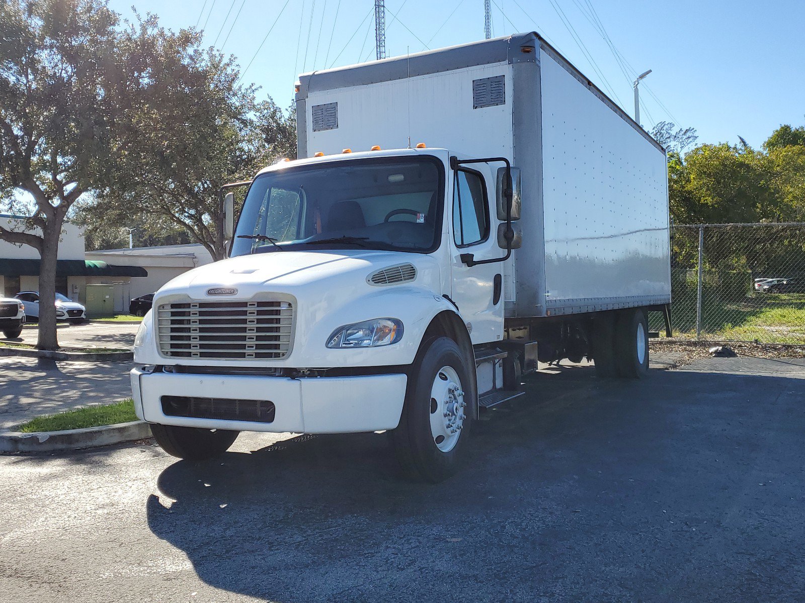 Freightliner Business Class M2 106V