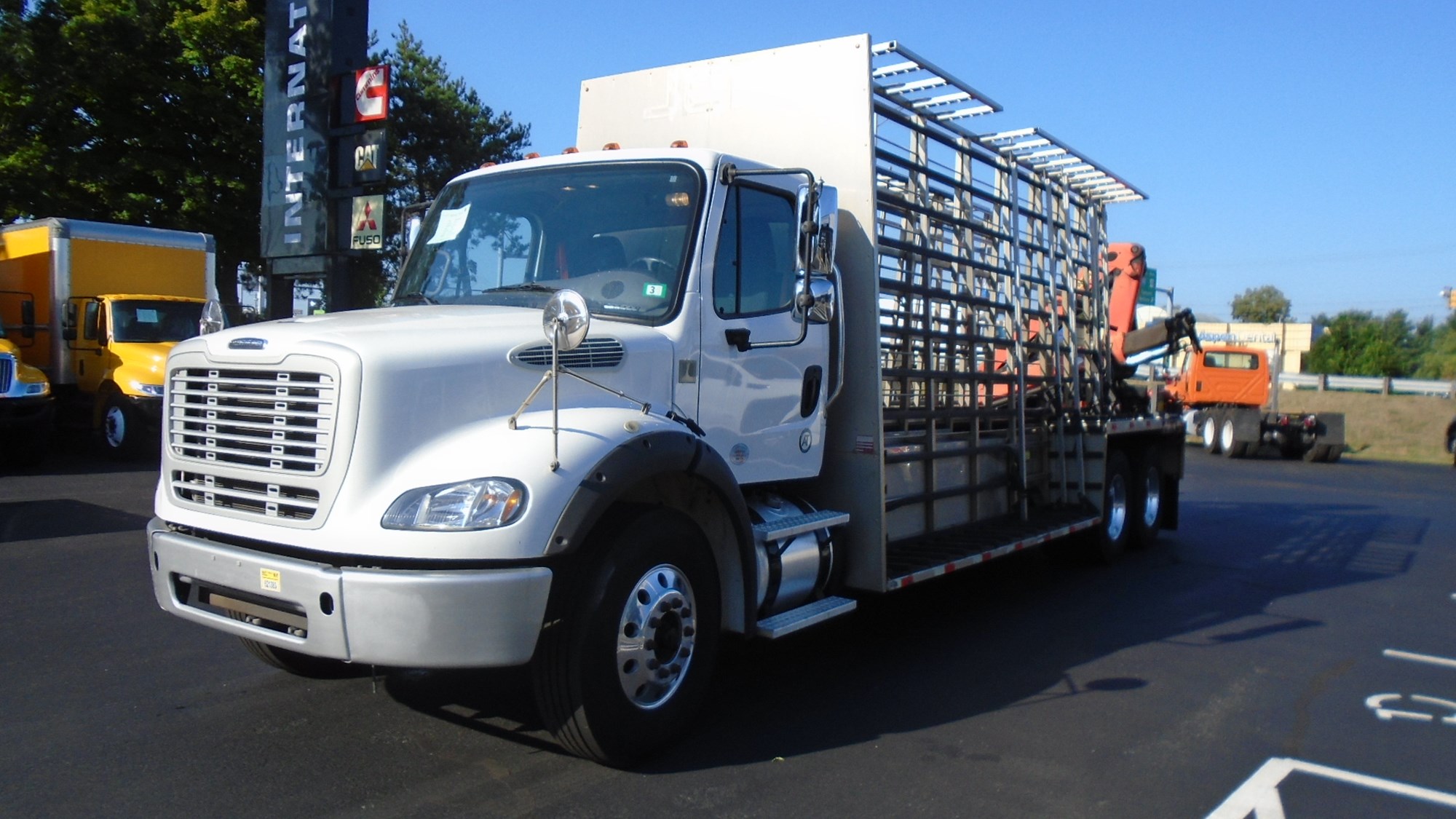 Where Can I Find Frieghtliner Trucks for My Business?